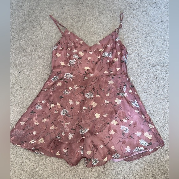 Ashlie Ruffle Romper
superdown - Picture 7 of 12